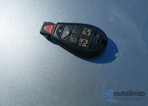 2011 Dodge Grand Caravan Crew z USA, uszkodzony, nr VIN 2D4RN5DG9BR606227